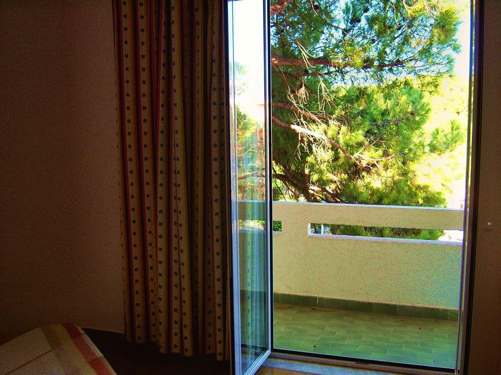 แฟนตาเซีย โฮเทล อพาร์ตเมนต์ Aparthotel คอสทาวน์ ภายนอก รูปภาพ