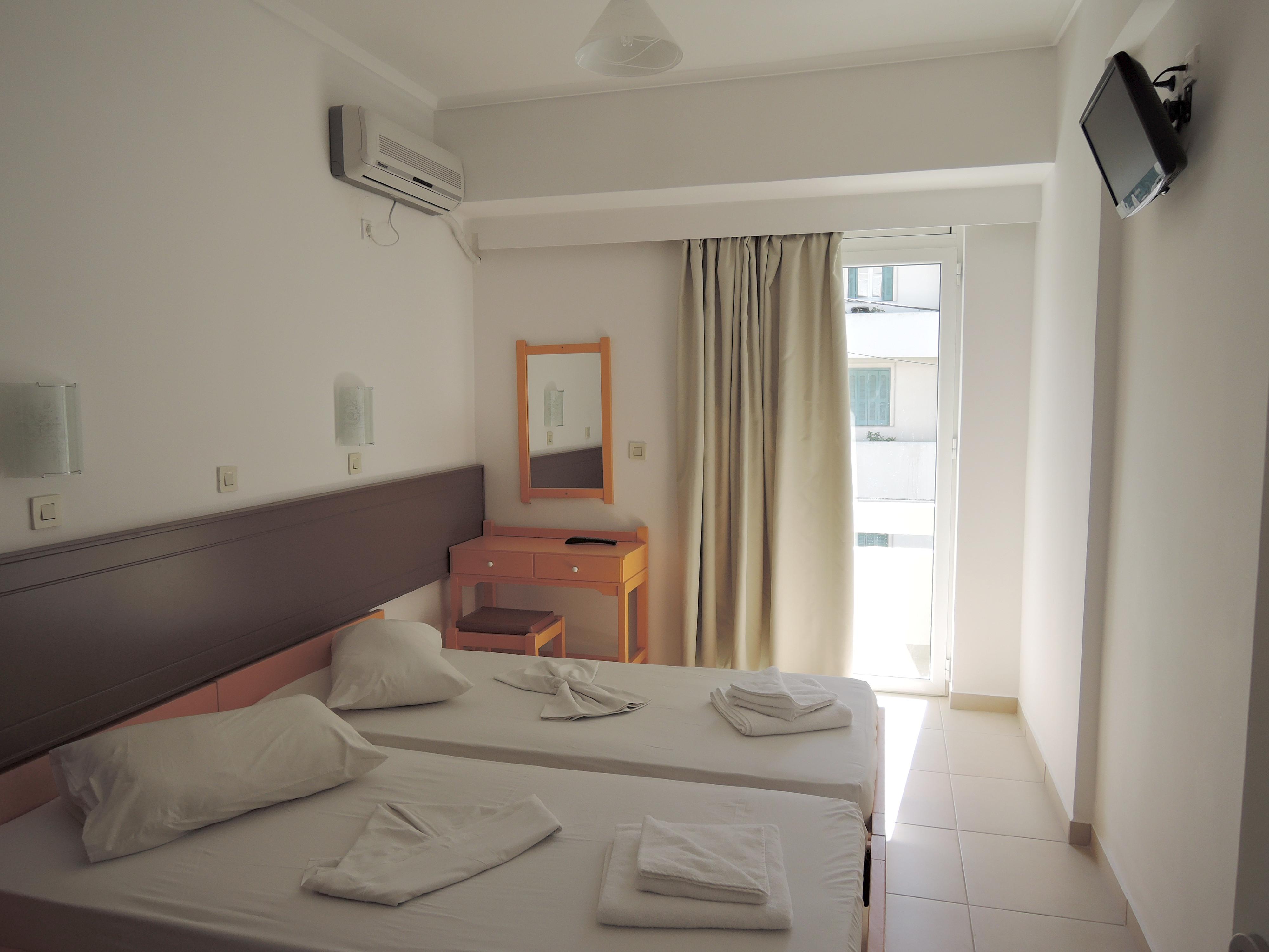แฟนตาเซีย โฮเทล อพาร์ตเมนต์ Aparthotel คอสทาวน์ ภายนอก รูปภาพ